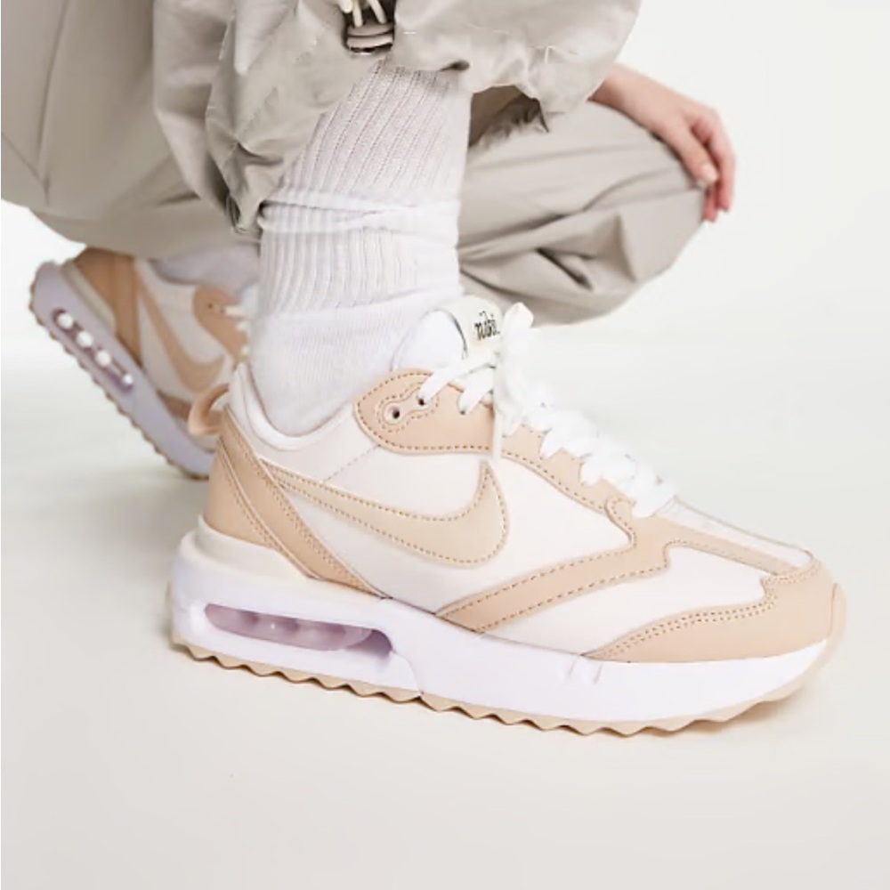Nike Air Max Dawn Light Soft Pink 6.5